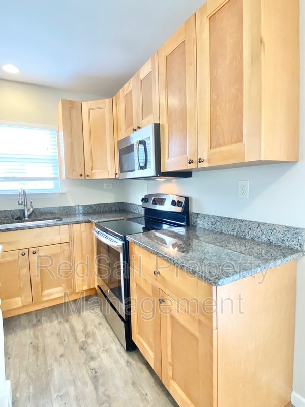 Building Photo - 214 Brightwood Ave