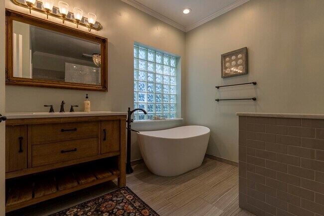 Building Photo - 133 Old Augusta Dr