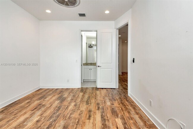 Building Photo - 22954 Clear Echo Dr