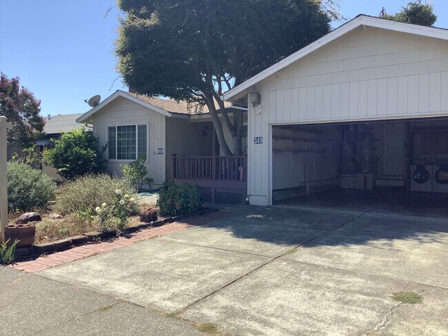 Building Photo - 349 Brockhurst Dr