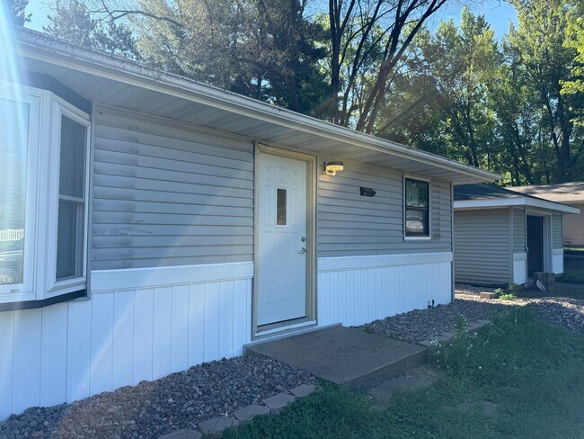 Building Photo - ?Beautifully Remodeled Modern Smart Home for Rent! ?