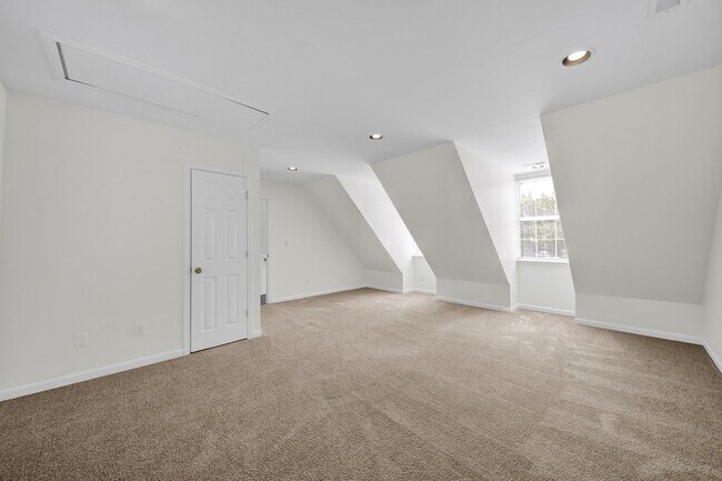 Building Photo - Lovely 4 Bed 2.5 Bath Home in Charlotte!