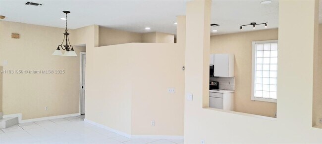 Building Photo - 160 NW 97th Terrace