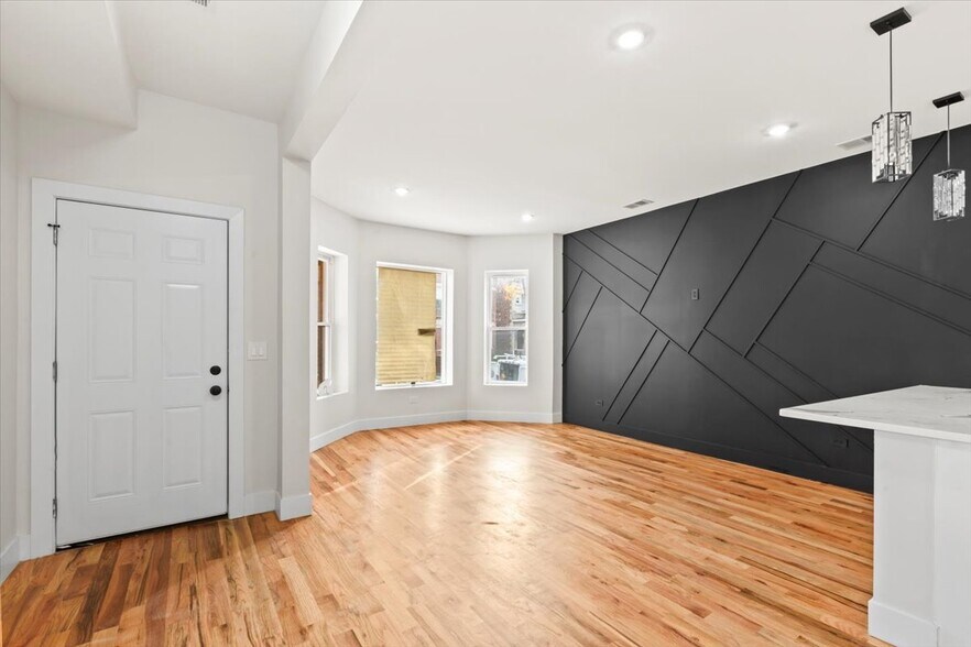 Living Room - 6128 S Rhodes Ave