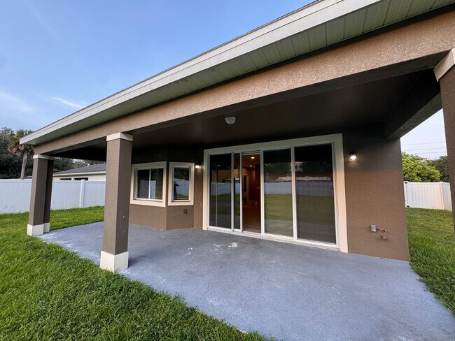 Building Photo - 2432 Sanford Ave