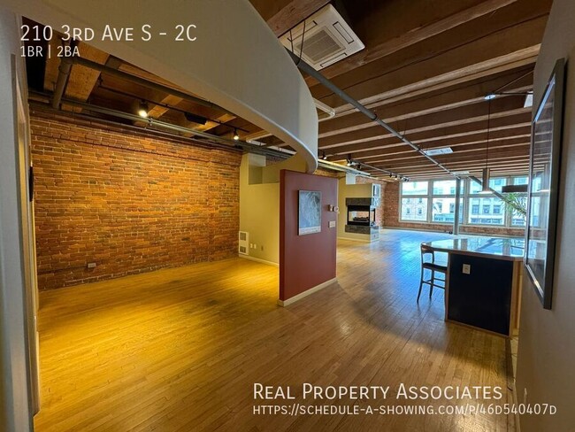 Building Photo - Pioneer Square Loft