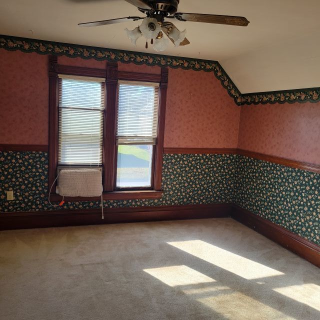 Building Photo - 211 E Main St