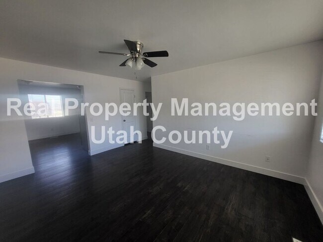 Building Photo - 1054 Ellen Cir