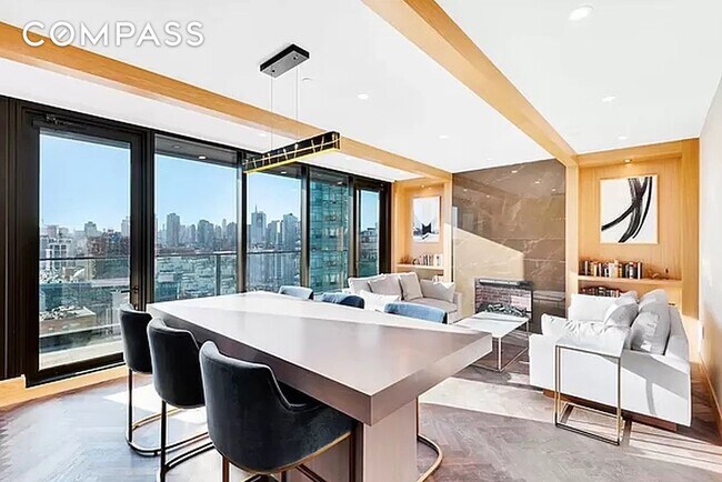 Building Photo - 45-07 Ct Square W