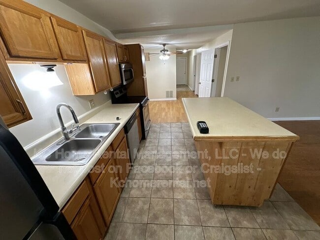 Building Photo - 1127 Sherman Ave