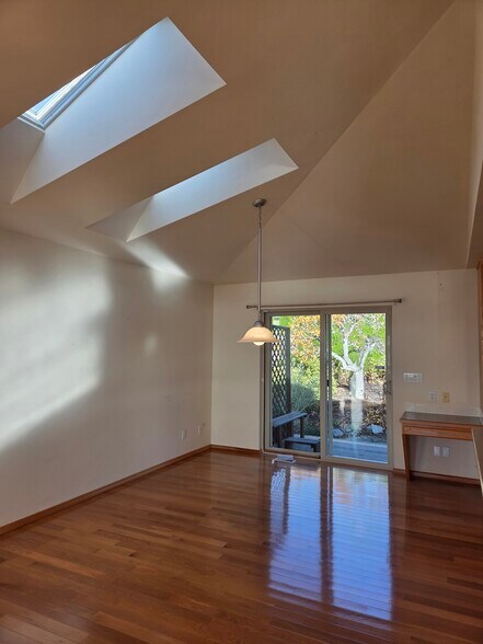 Building Photo - 2279 Elger Park Rd