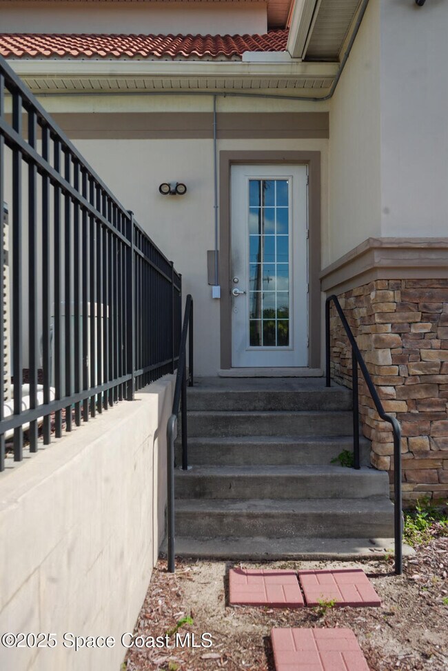 Building Photo - 1475 Isabella Dr
