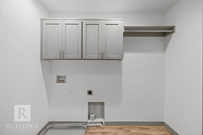 Building Photo - 3/2.5 Bedroom Townhome