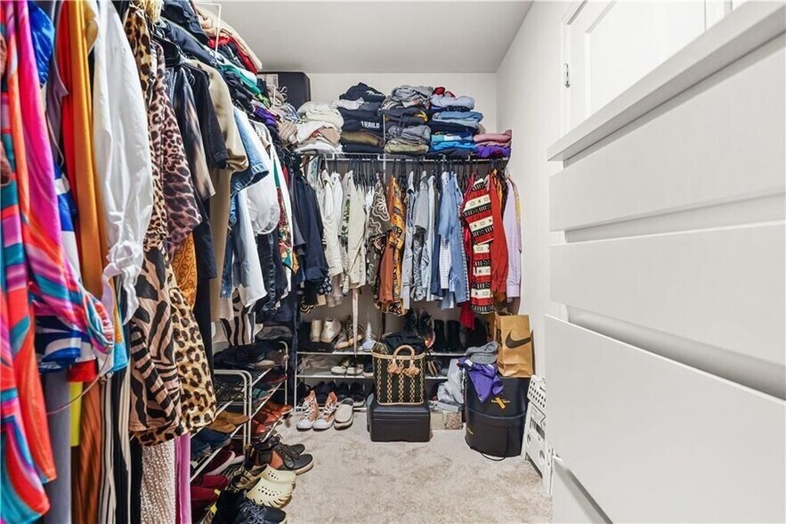 Building Photo - 580 Morrow Ln