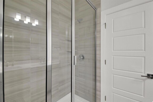 Building Photo - 208 Mirabeau Way