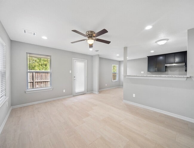 Building Photo - 3219 Angelfish Cove