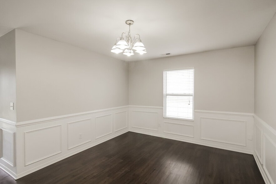 Building Photo - 8145 Rosberg Ln