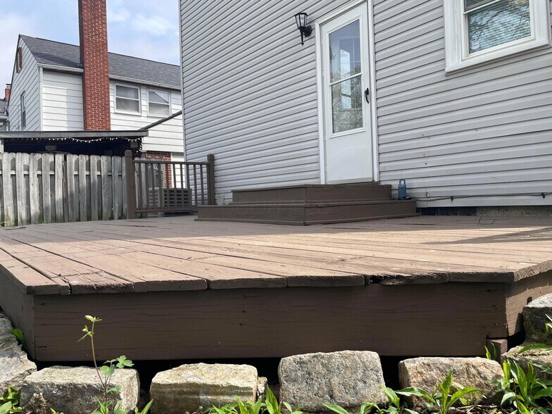 Building Photo - 341 S Roys Ave