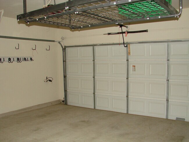 Building Photo - 2910 Blue Dawn Dr