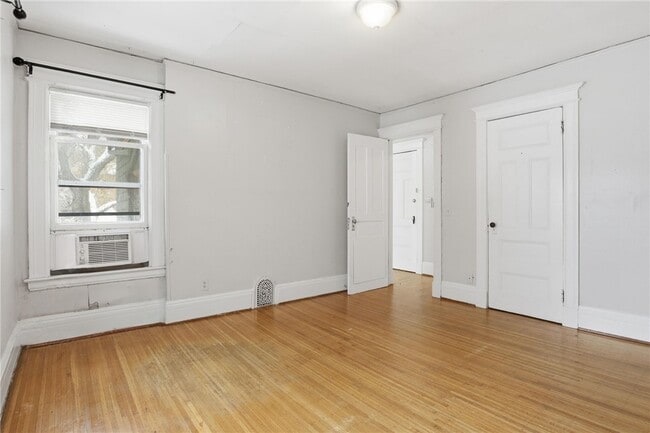 Building Photo - 98 Barrington St