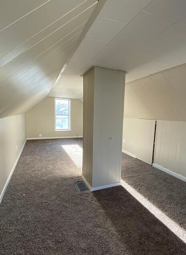 Building Photo - 1201 N Charles St