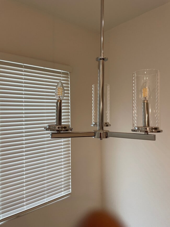 Building Photo - 901 S Smith Rd