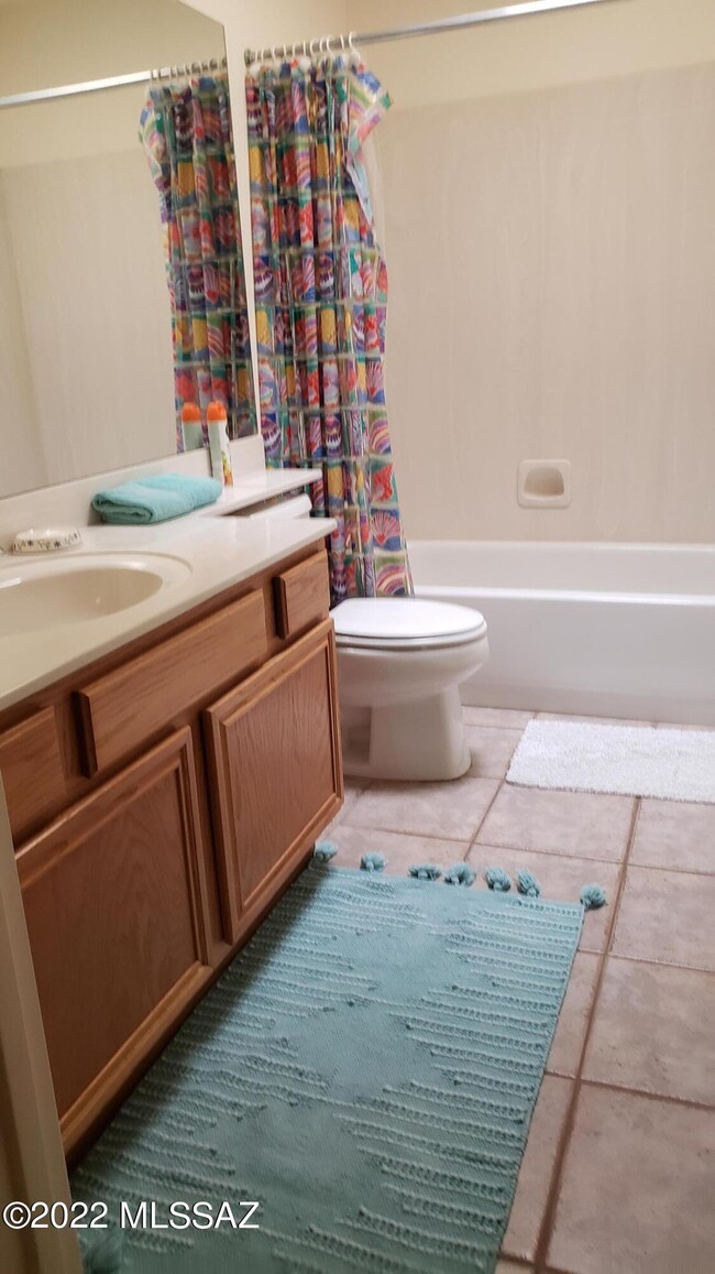 Building Photo - 6525 N Shadow Bluff Dr