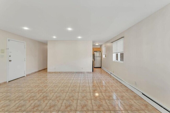 Building Photo - 226 49th St