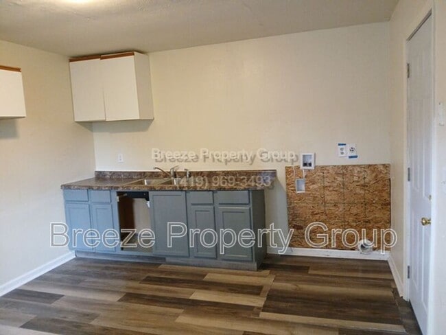 Building Photo - 560 Williamsville Ave