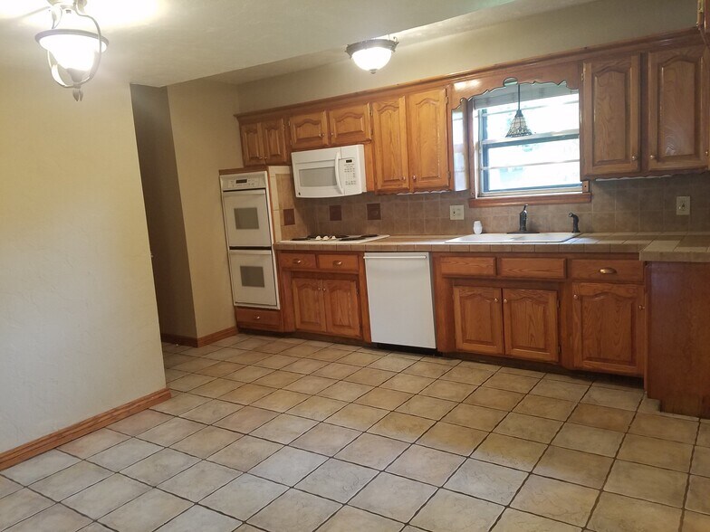 Building Photo - 4816 Michael Dr