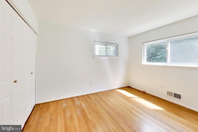 Building Photo - 11907 Hunters Ln