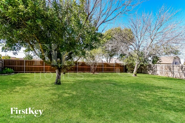 Building Photo - 2103 Cardinal Dr