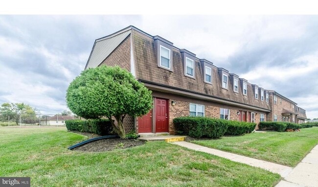 Building Photo - 801 Henri Ct