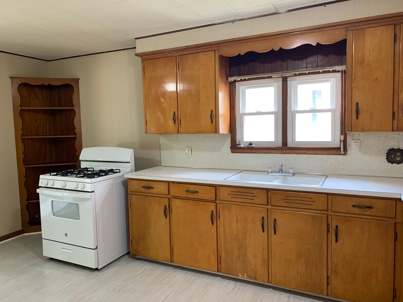 Building Photo - 601 Lincoln Ave NW