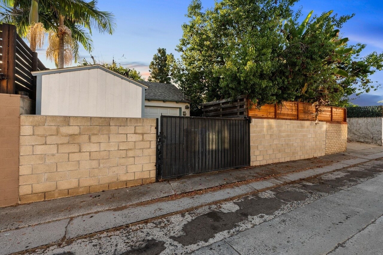 Building Photo - 4527 49th St