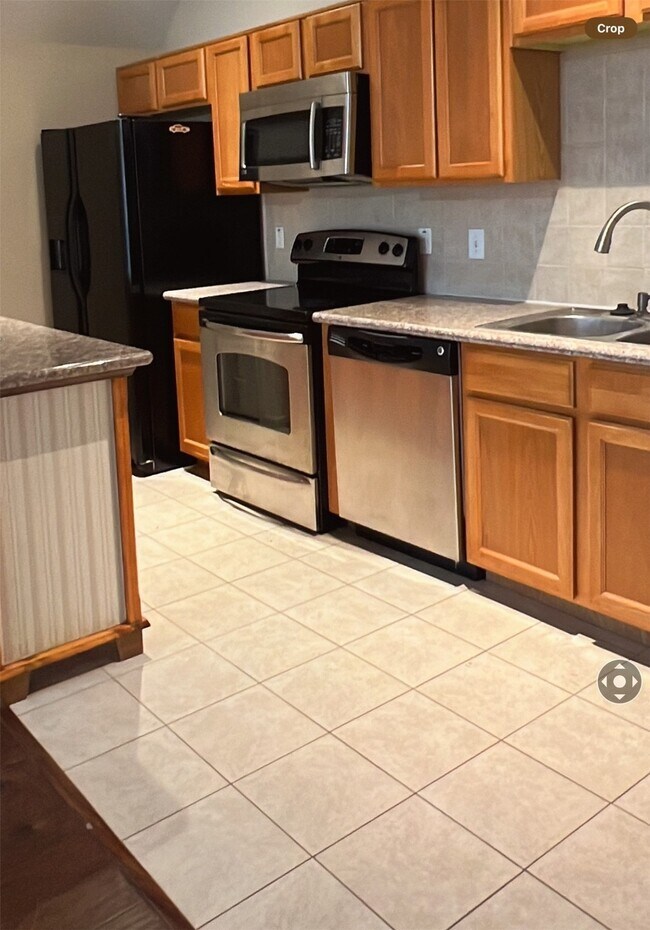 Building Photo - 12121 Dashwood Dr