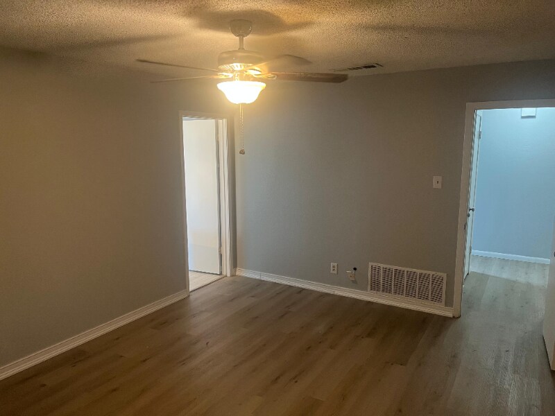 Building Photo - 3322 Tallwood Dr