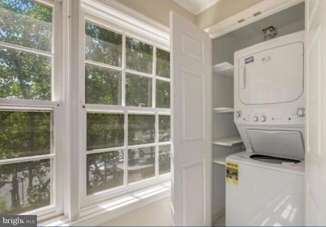 Building Photo - 8024 QUARRY RIDGE Way