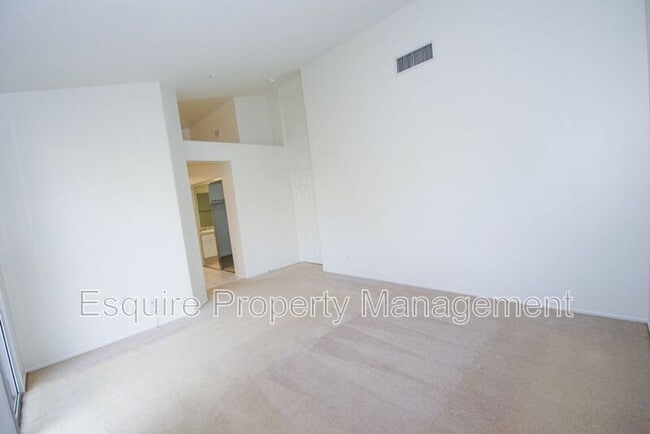 Building Photo - 1821 La Quinta Ln