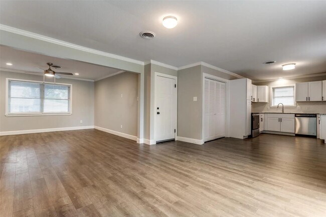 Building Photo - 4018 Western Cir