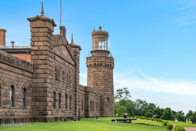 Building Photo - 209 Bay Ave