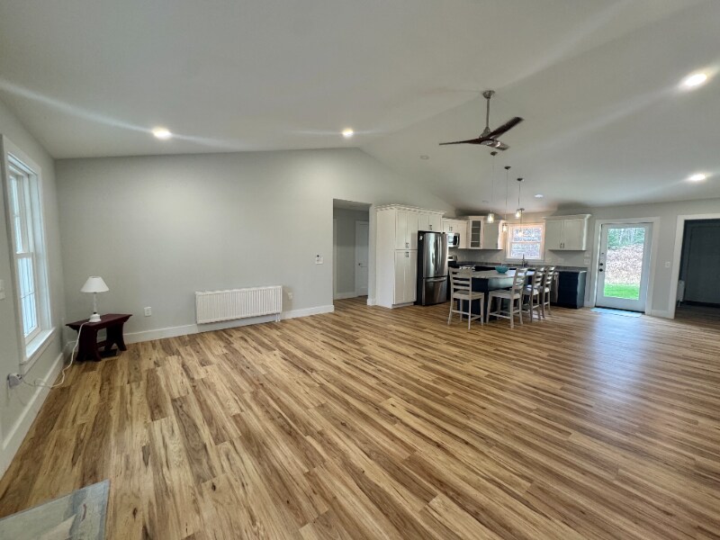 Building Photo - 49 Fort Point Cove Rd