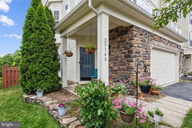 Building Photo - 25148 Sweet Myrtle Square
