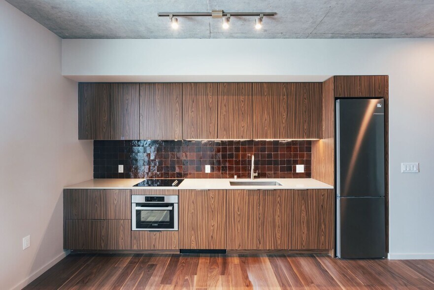 Interior Photo - Kaya