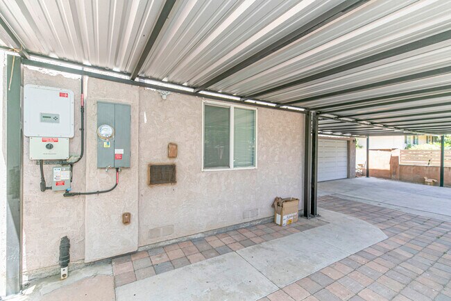 Building Photo - 18605 Valerio St