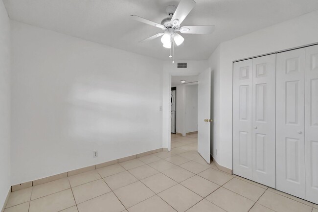 Building Photo - 8431 Royal Palm Blvd