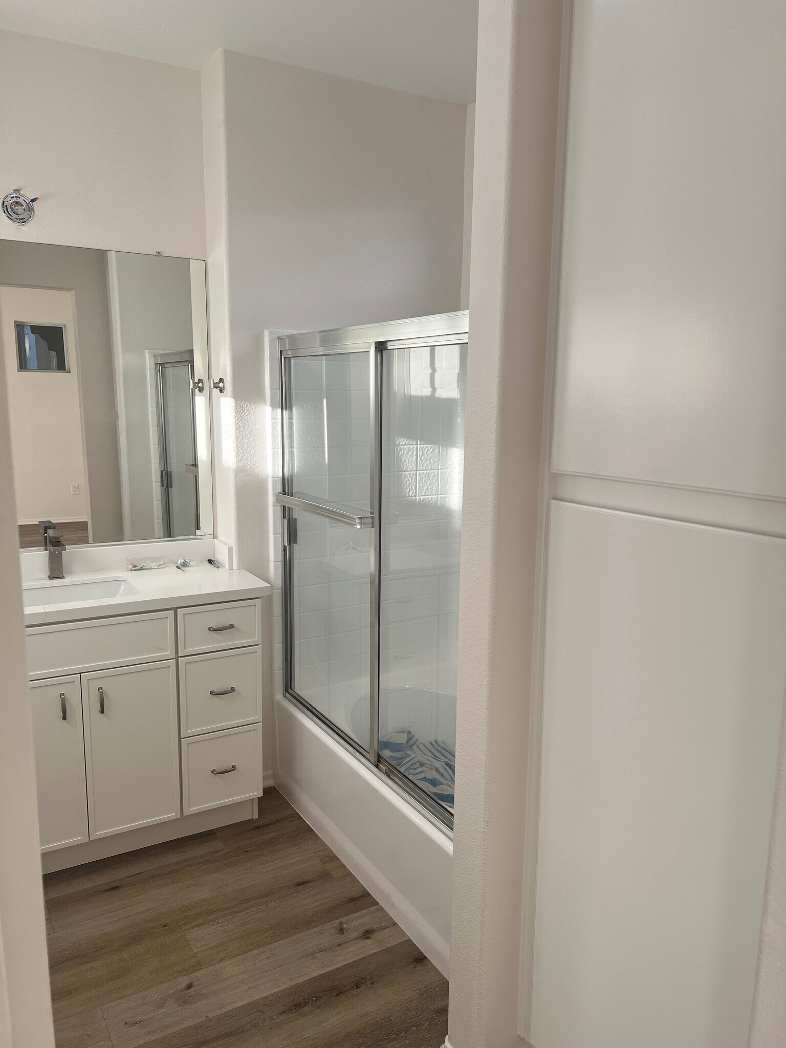 bathroom 1 - 128 California Ct