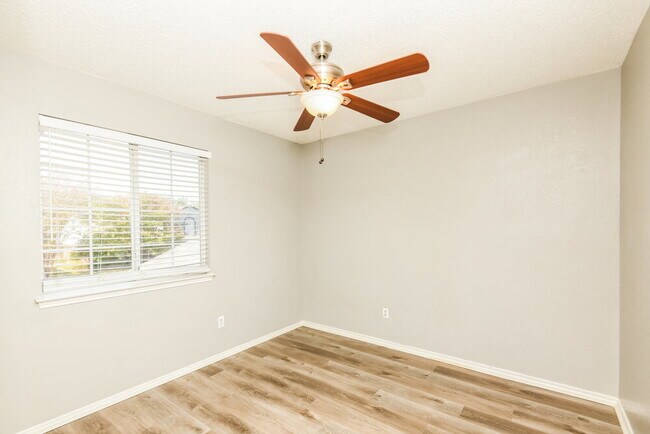 Building Photo - 6804 Brookdale Dr