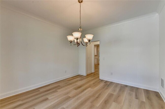 Building Photo - 9135 Fox Trail Ln