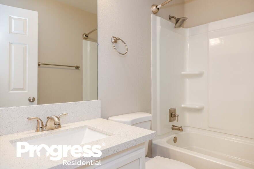 Building Photo - 7875 Windhamridge Dr